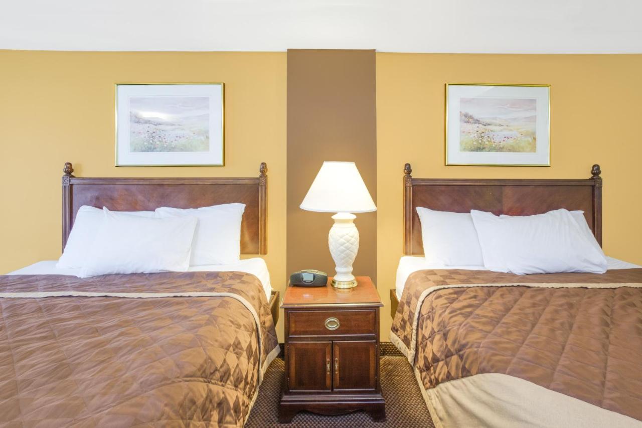 | Apple Tree Inn