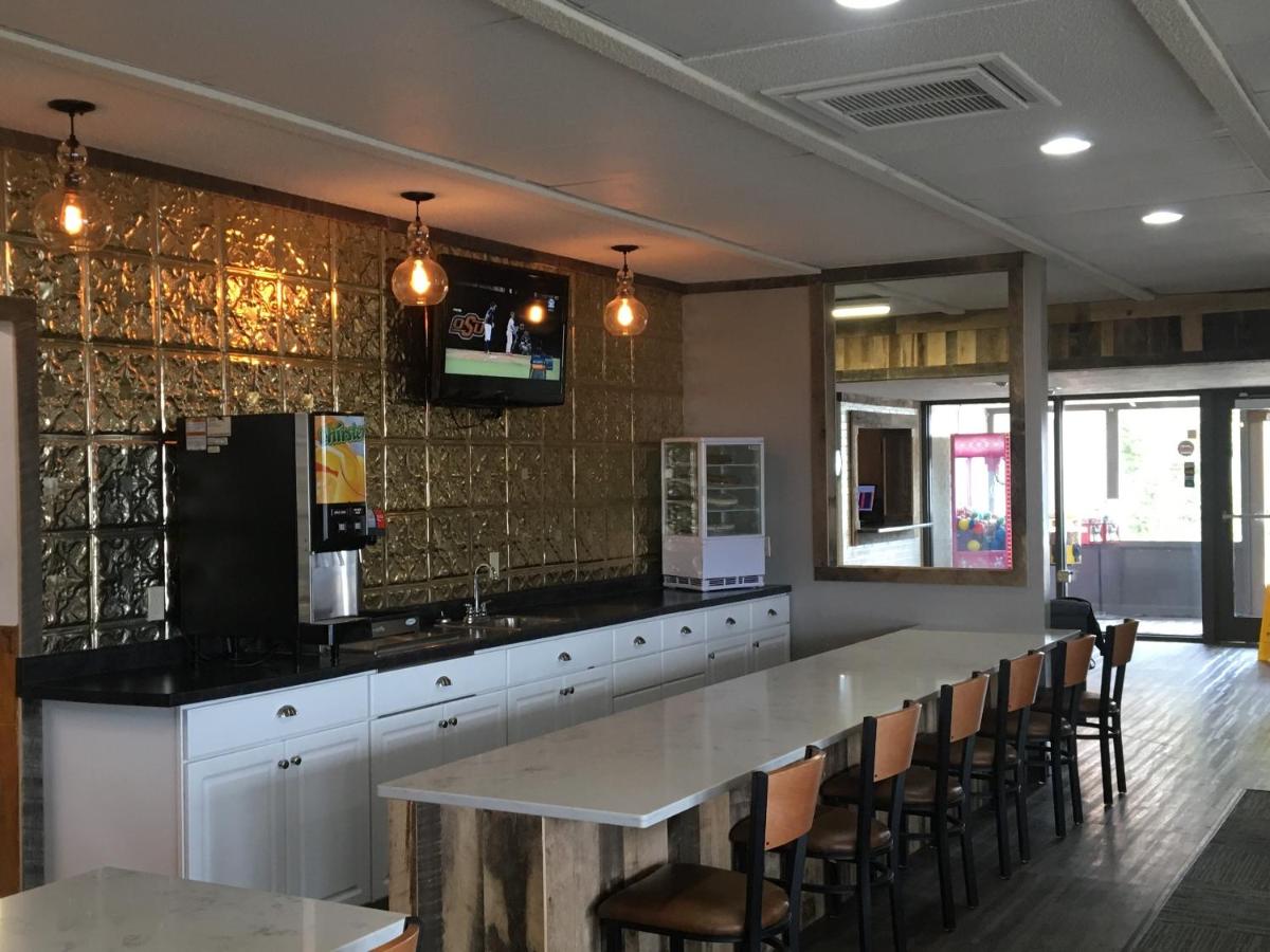 | Sunlac Inn Lakota