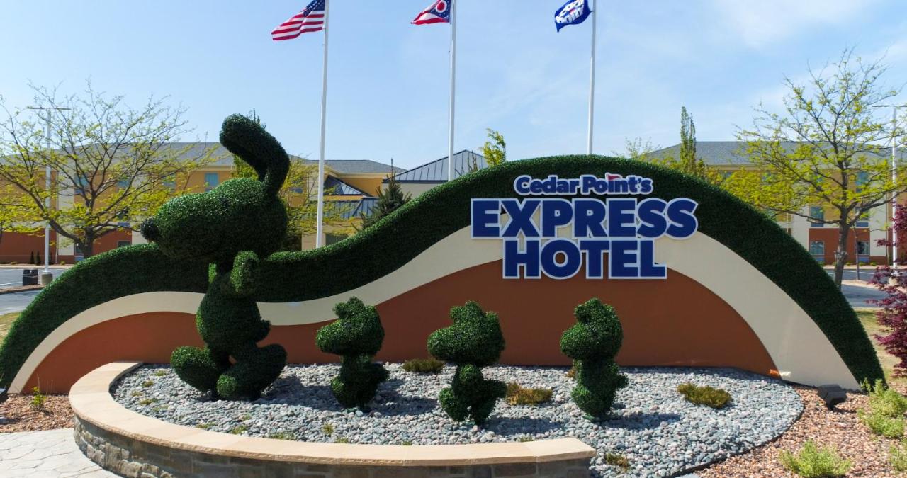  | Cedar Point's Express Hotel