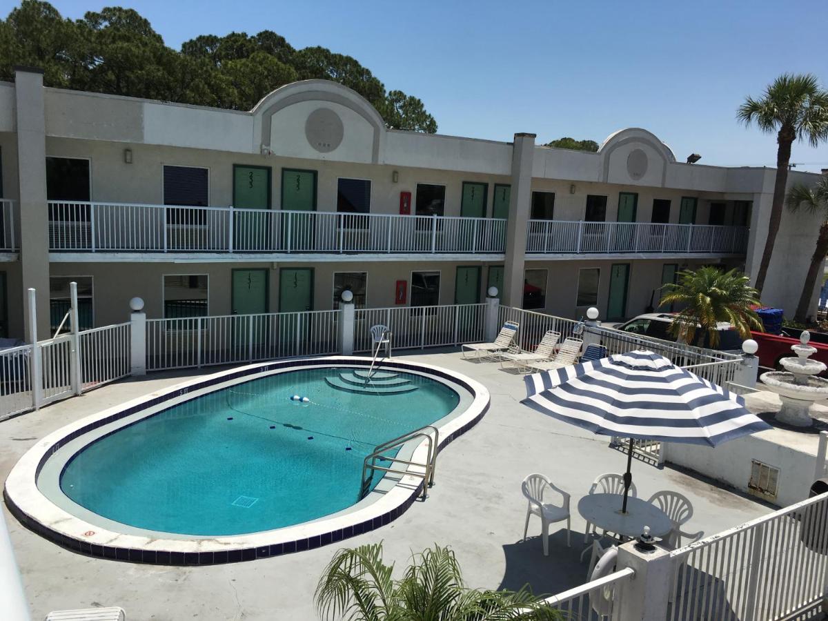 | Budget Inn