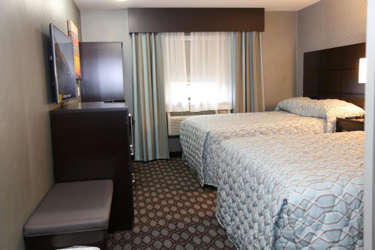 | Red Carpet Inn Elmwood