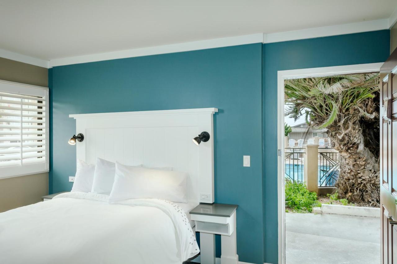 | Pacific Shores Inn
