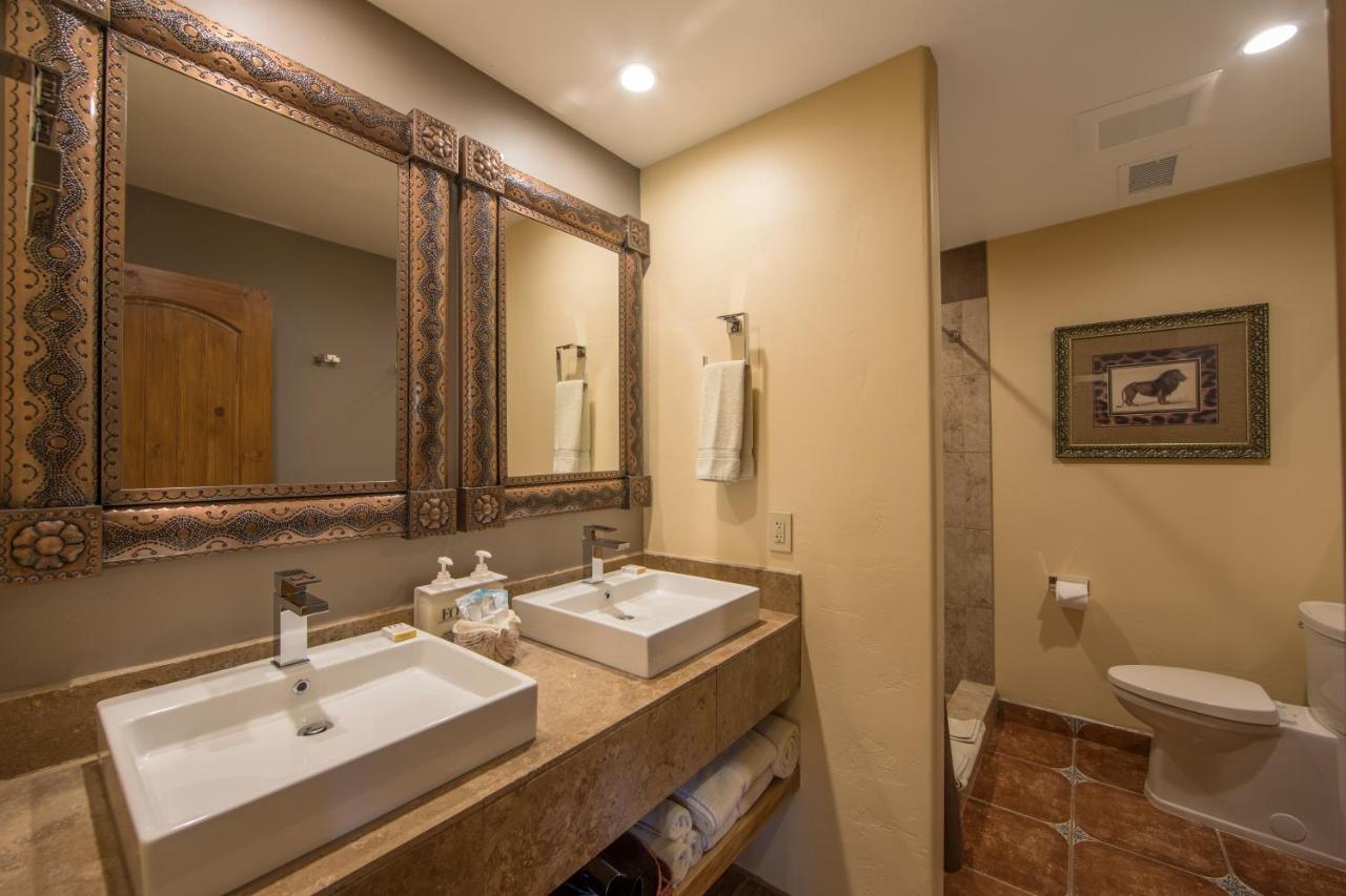 Deluxe One-Bedroom Suite at A Sunset Chateau