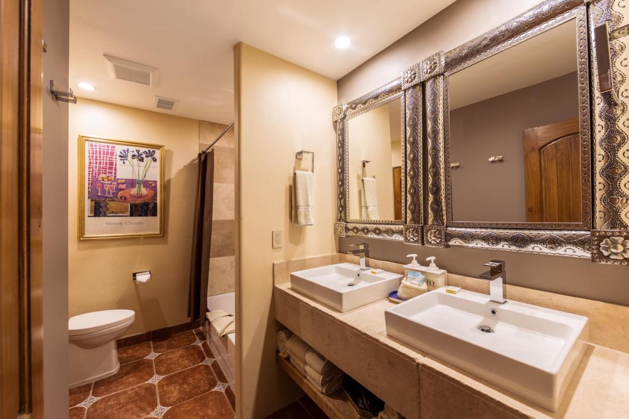 Deluxe One-Bedroom Suite at A Sunset Chateau