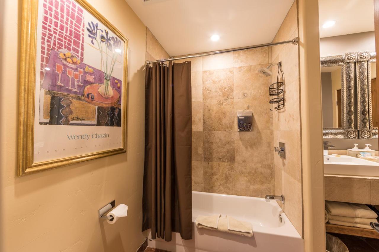 Deluxe One-Bedroom Suite at A Sunset Chateau