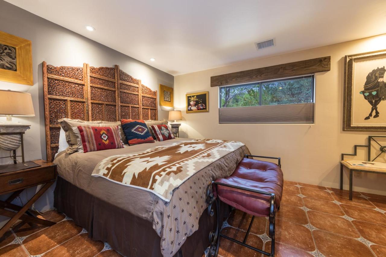 Deluxe One-Bedroom Suite at A Sunset Chateau