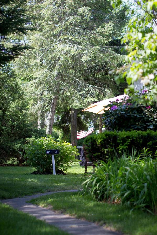 | Historic White Blossom House
