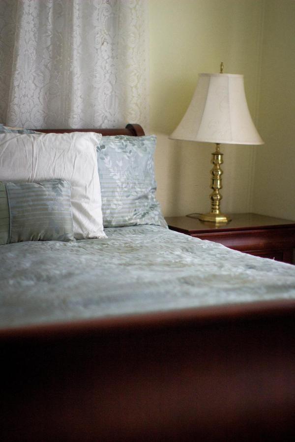 | Historic White Blossom House
