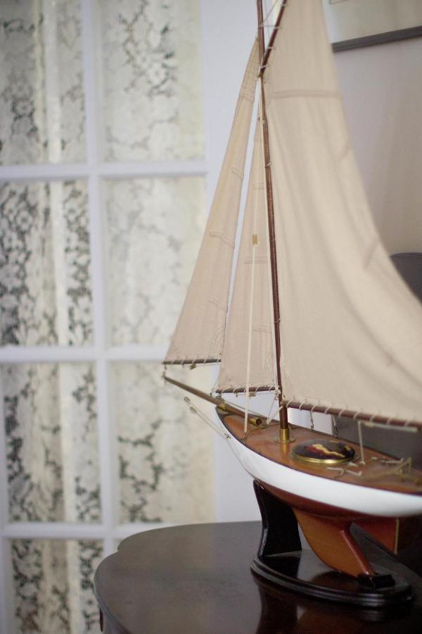 | Historic White Blossom House