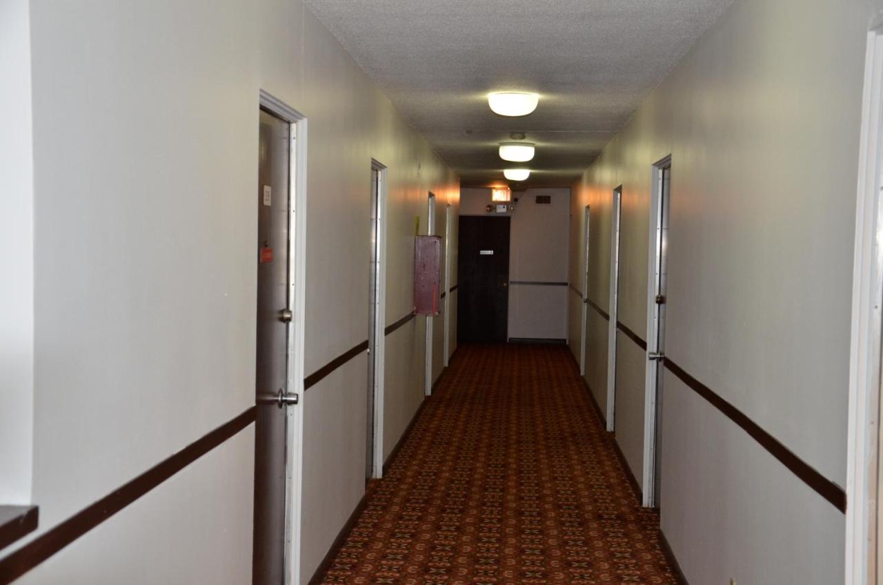 | Village Inn Green Bay
