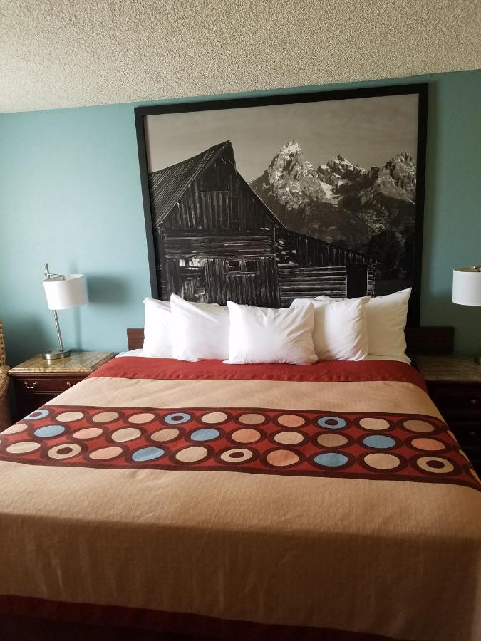 King Room - Non-Smoking at Super 8 by Wyndham Casper East/Evansville