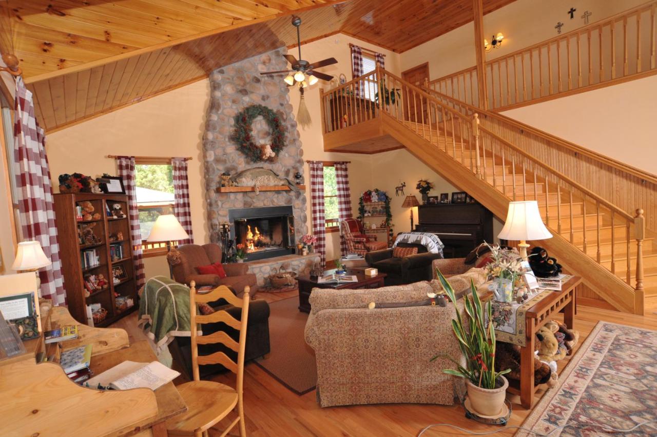 | Berry Springs Lodge