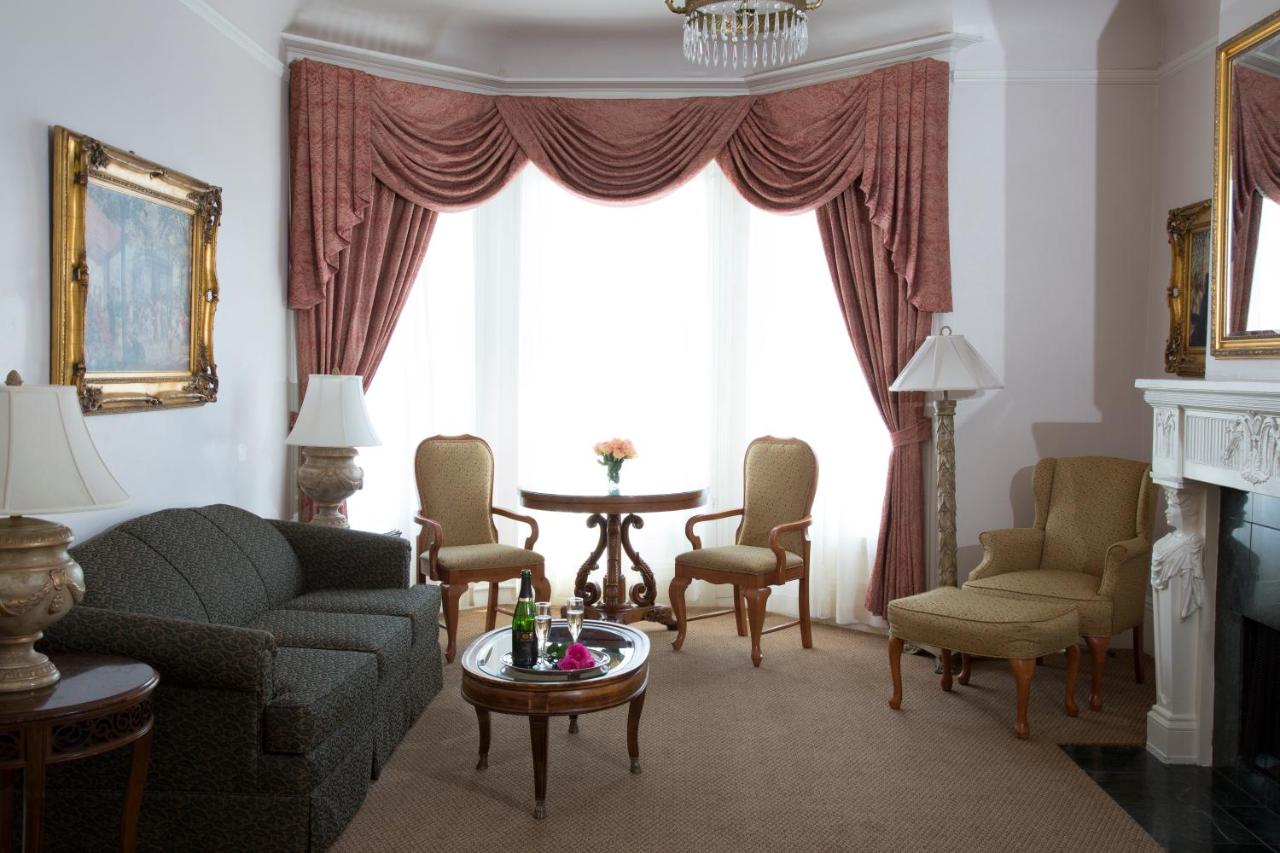 Deluxe King Suite at Hotel Majestic