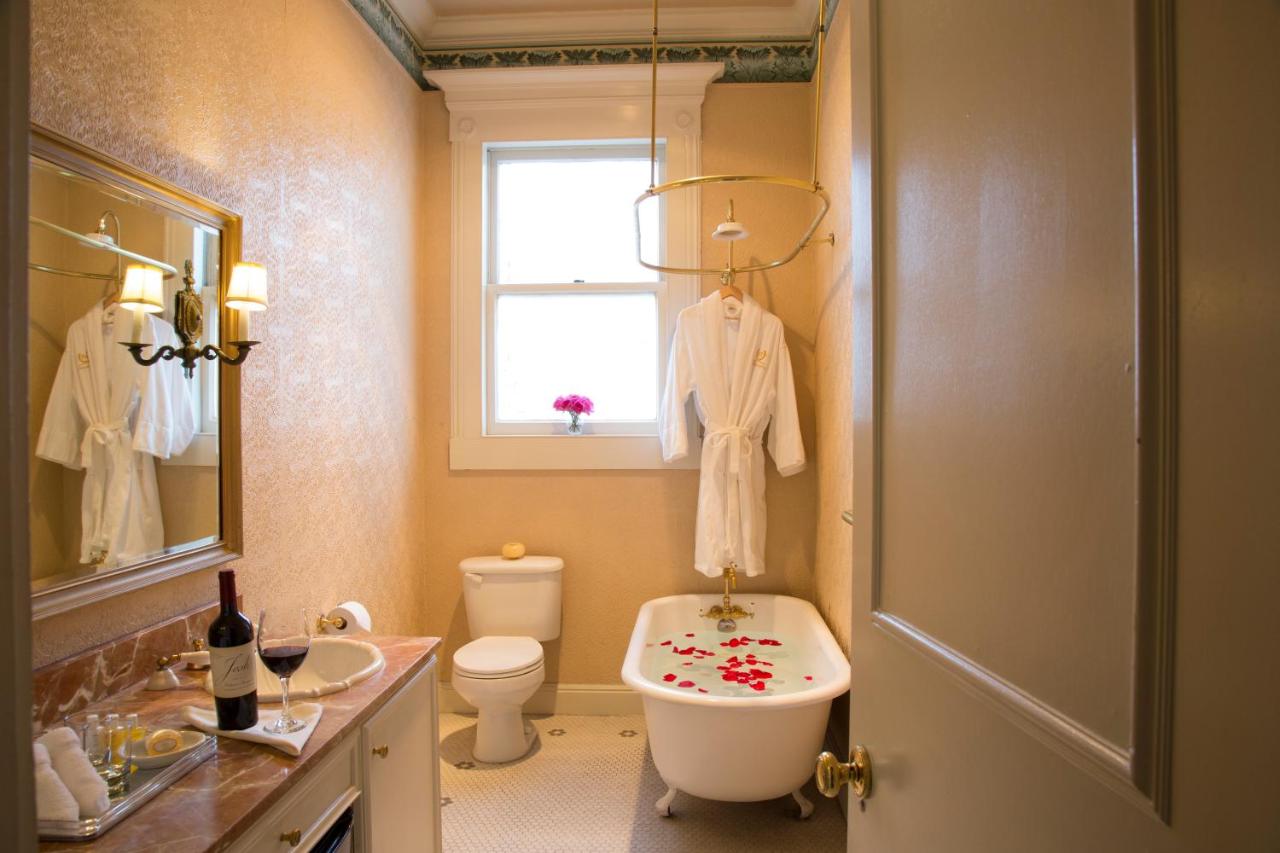 Junior Suite at Hotel Majestic