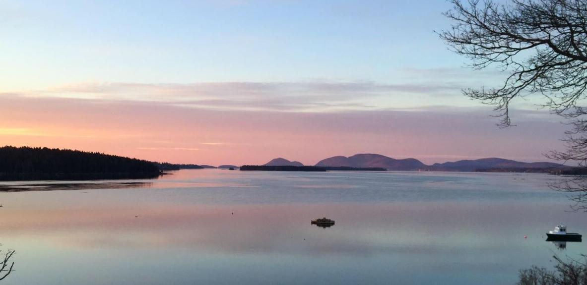 | Acadia Bay Inn