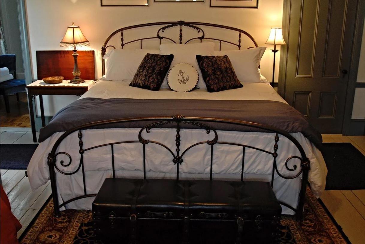 | Acadia Bay Inn