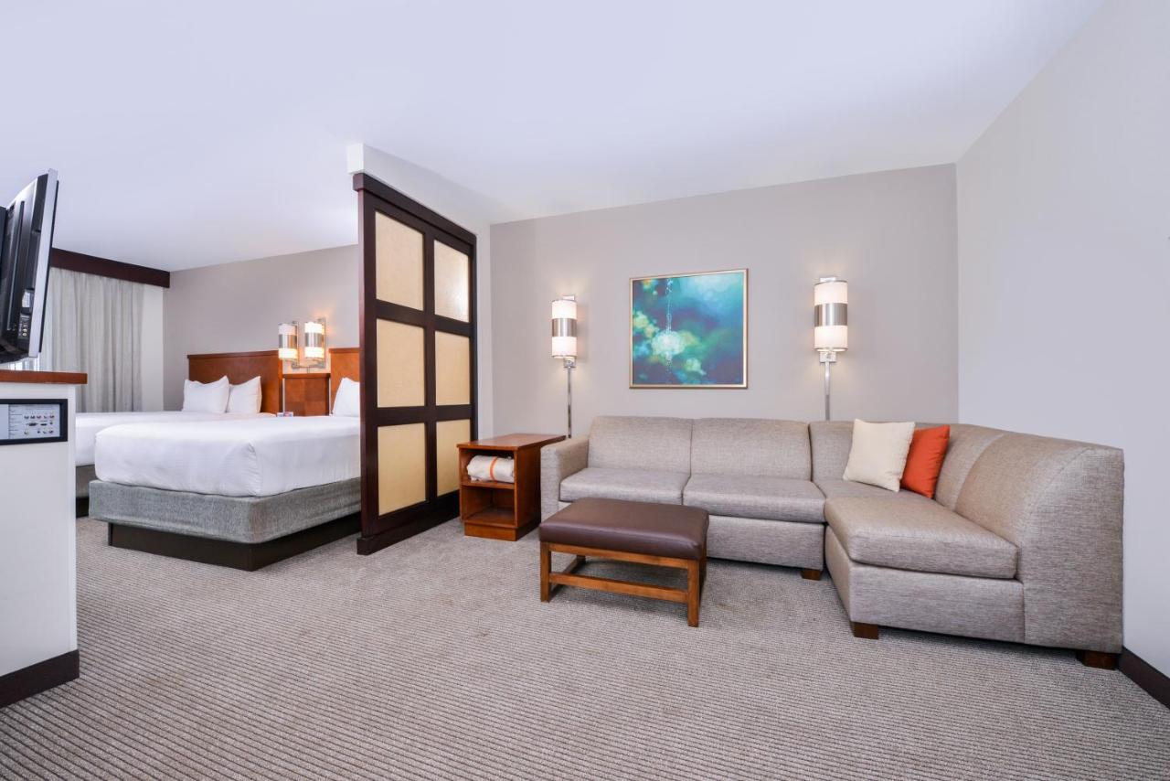 Queen Room with Two Queen Beds - Disability Access/Bathtub at Hyatt Place Chesapeake