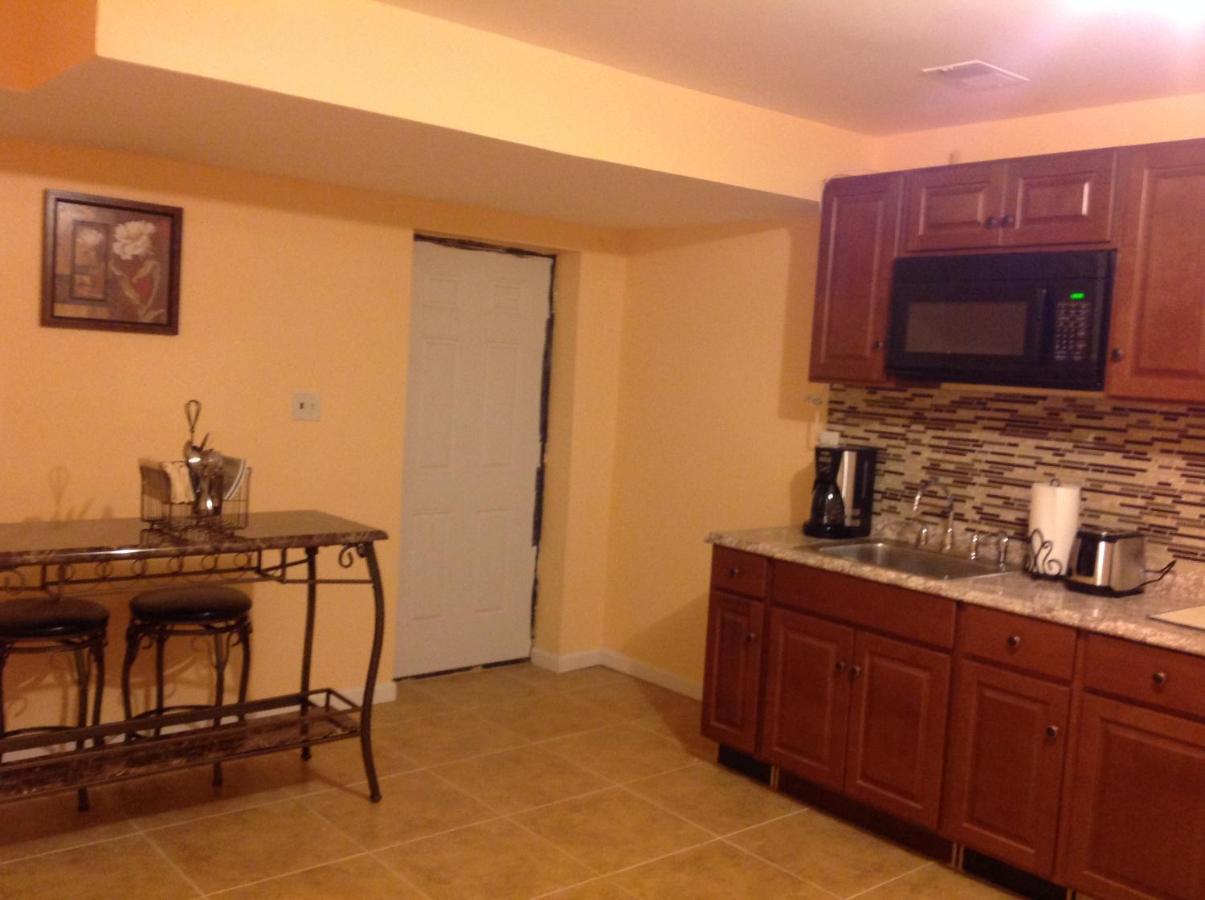 | Mojoy Homesuites At Runyon