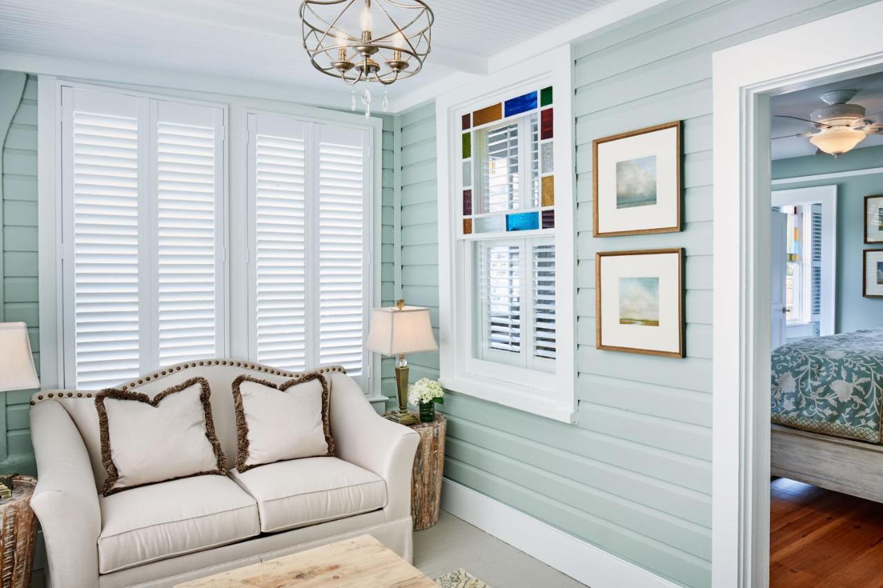 Queen Suite at The Collector Inn - Adults Only