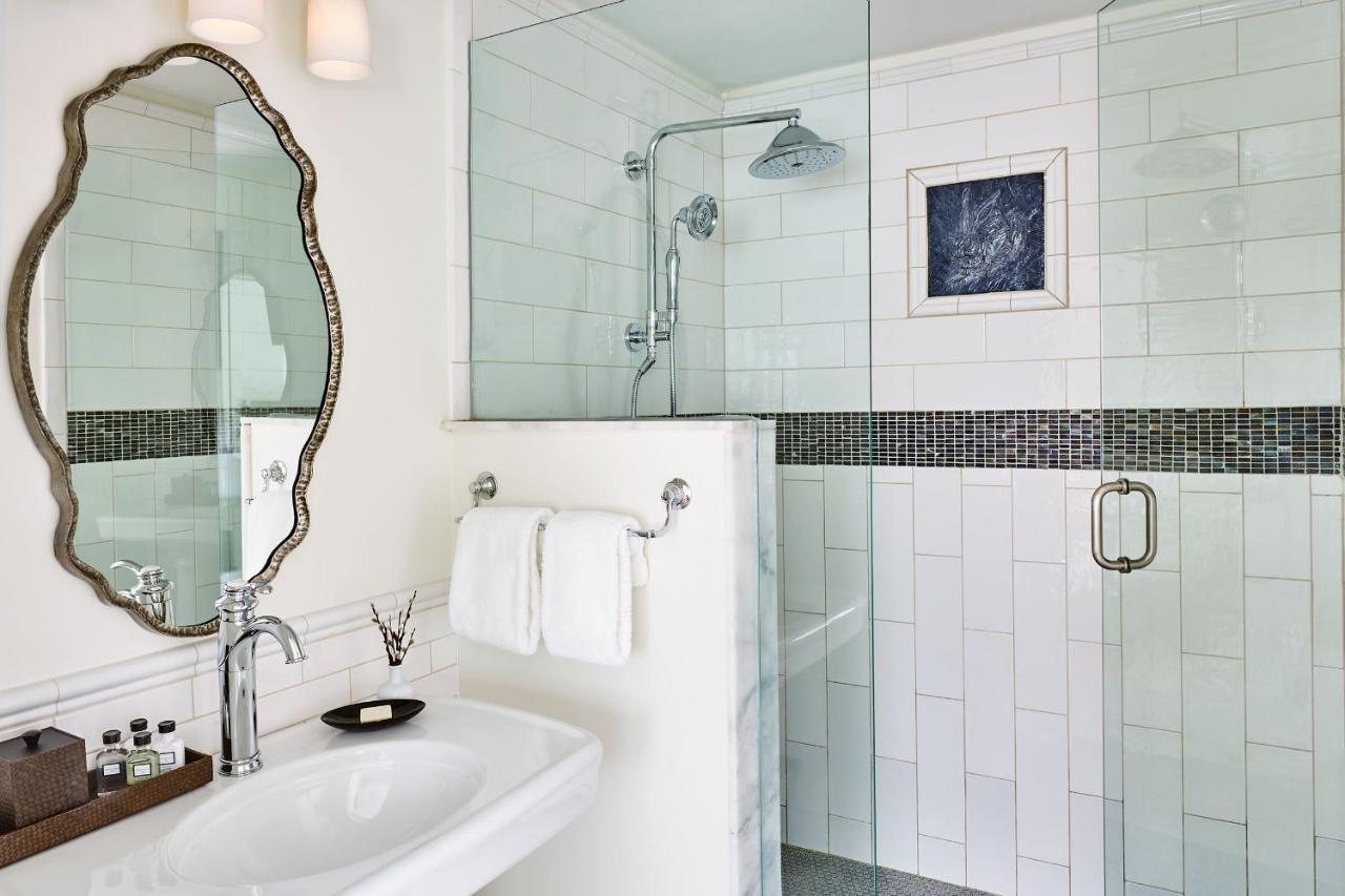 Deluxe King Suite at The Collector Inn - Adults Only