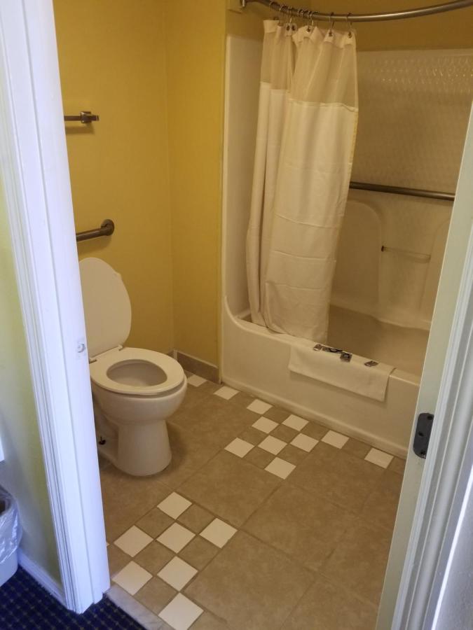 | Americas Best Inn - Savannah