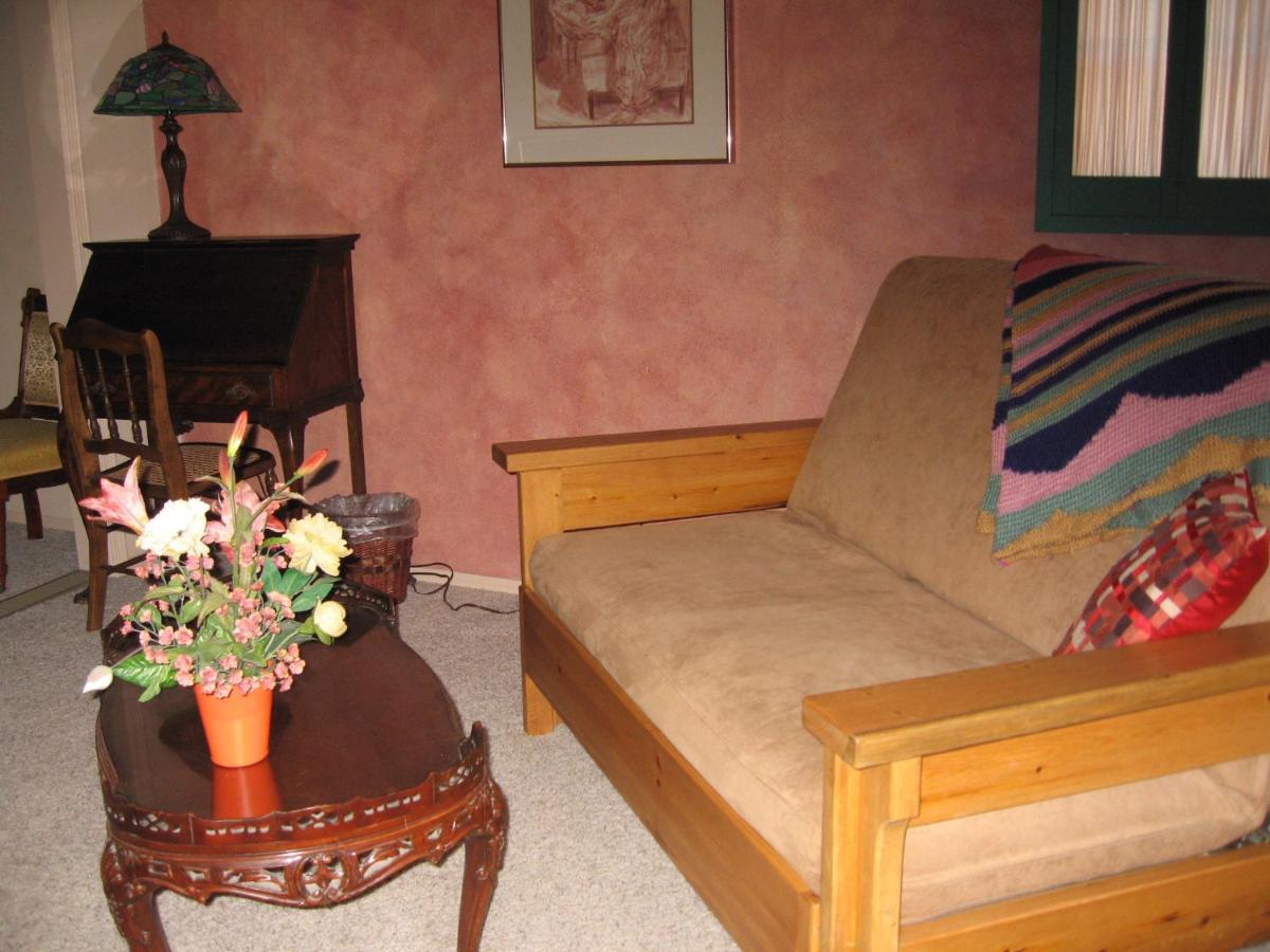 | Mon Ami Bed and Breakfast