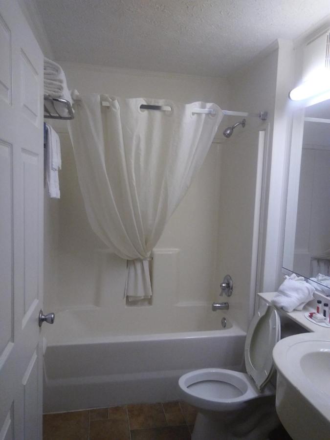 Queen Room - Disability Access/Non-Smoking at Microtel Inn by Wyndham Athens