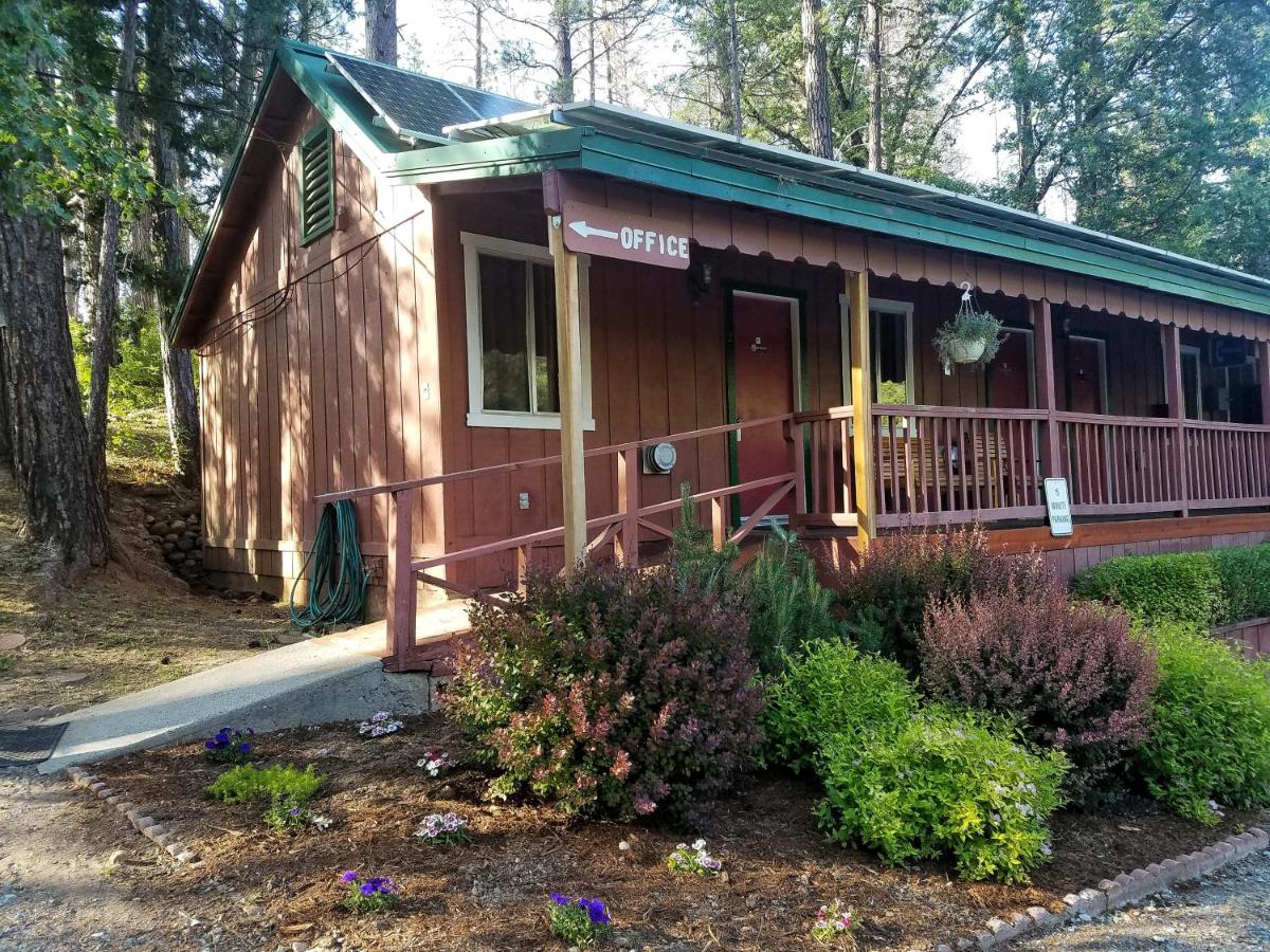 | Yosemite Riverside Inn