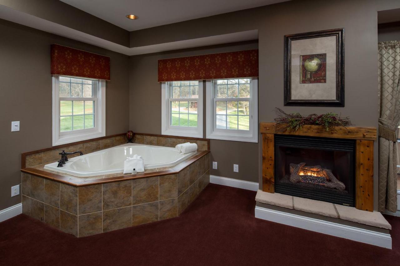 Suite with Balcony at Goldmoor Inn
