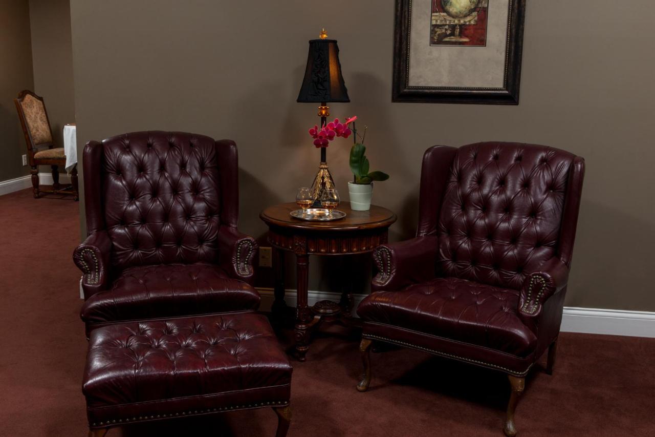 Suite with Balcony at Goldmoor Inn