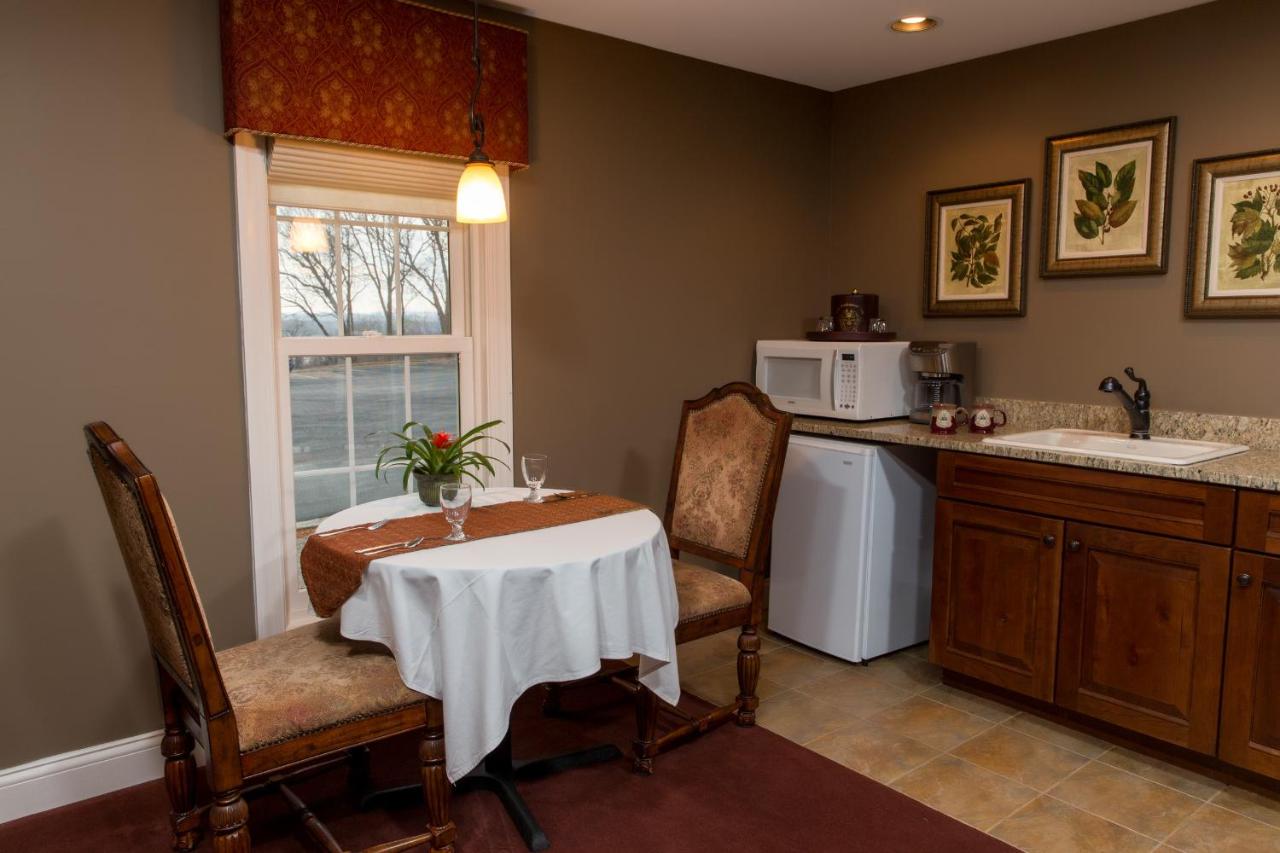 Suite with Balcony at Goldmoor Inn