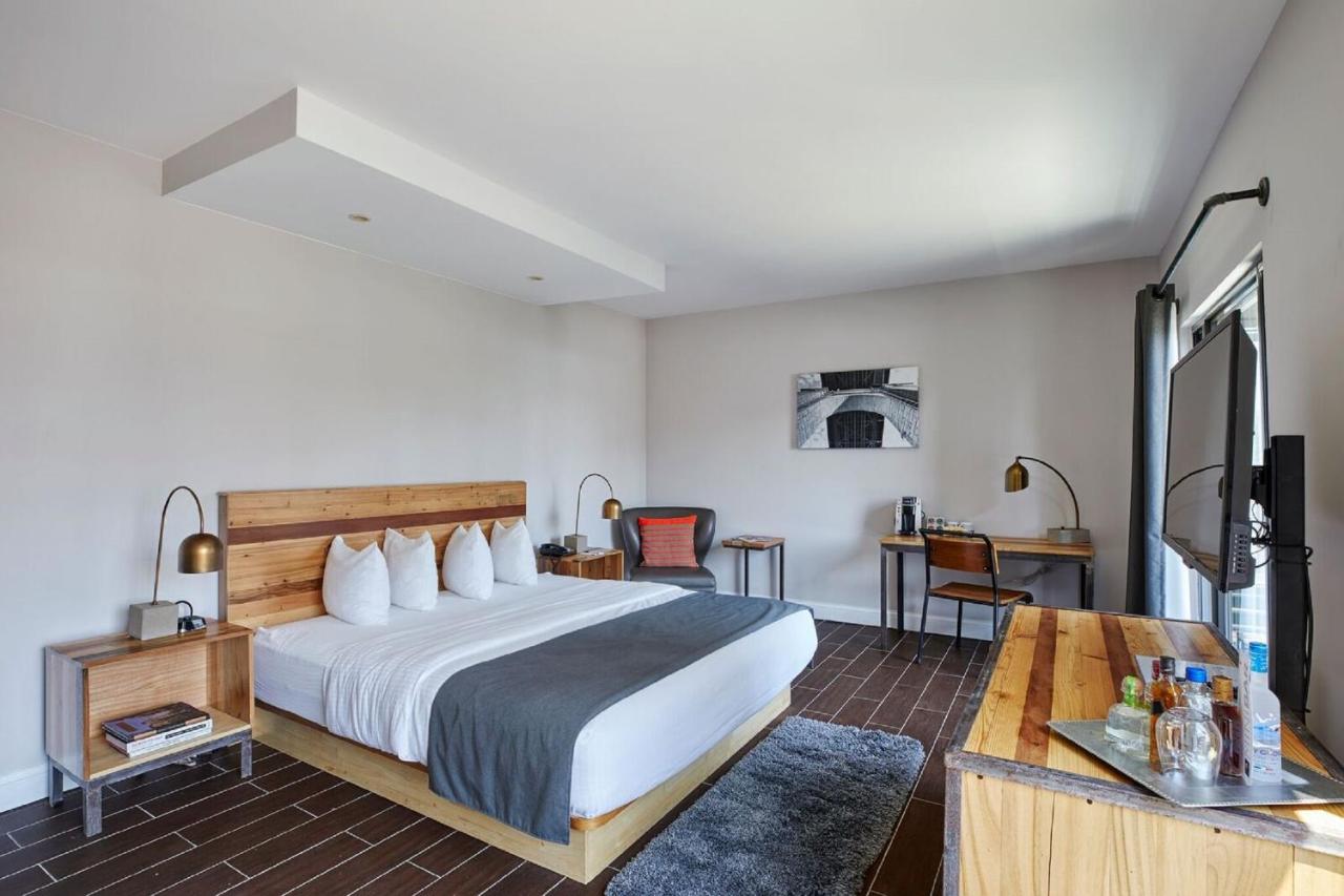 Superior King Balcony Room at Ravel Hotel Trademark Collection by Wyndham