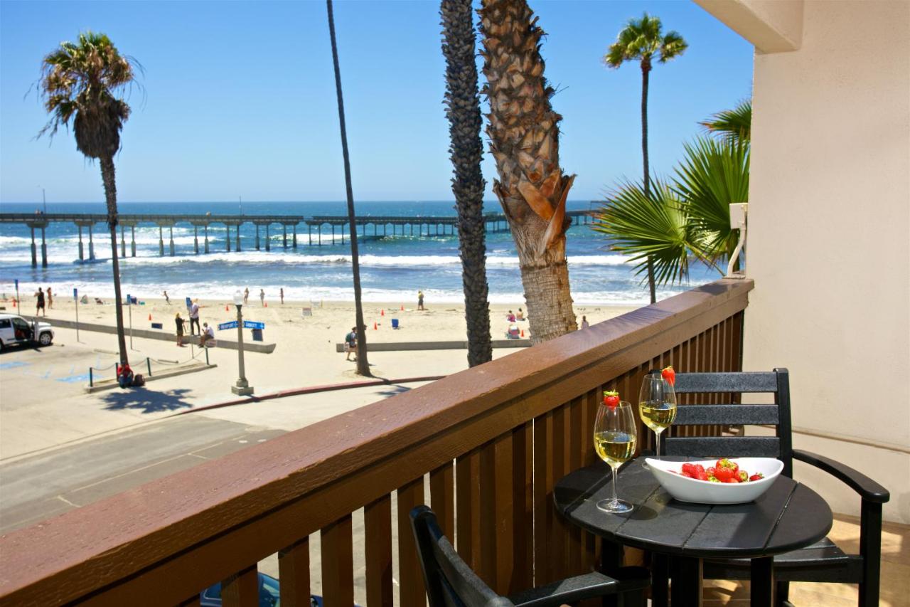 Queen Room with Ocean View and Balcony at Ocean Beach Hotel