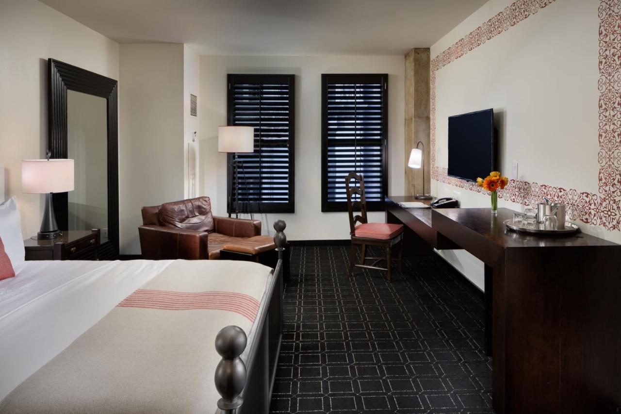 King Room with City View at Hotel Valencia Riverwalk