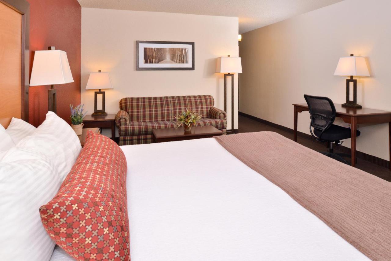 King Room with Sofa Bed - Non-Smoking at Best Western Plus Sidney Lodge
