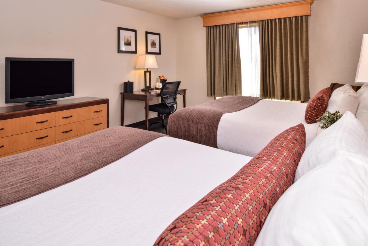 Queen Suite with Two Queen Beds with Kitchenette - Non-Smoking at Best Western Plus Sidney Lodge