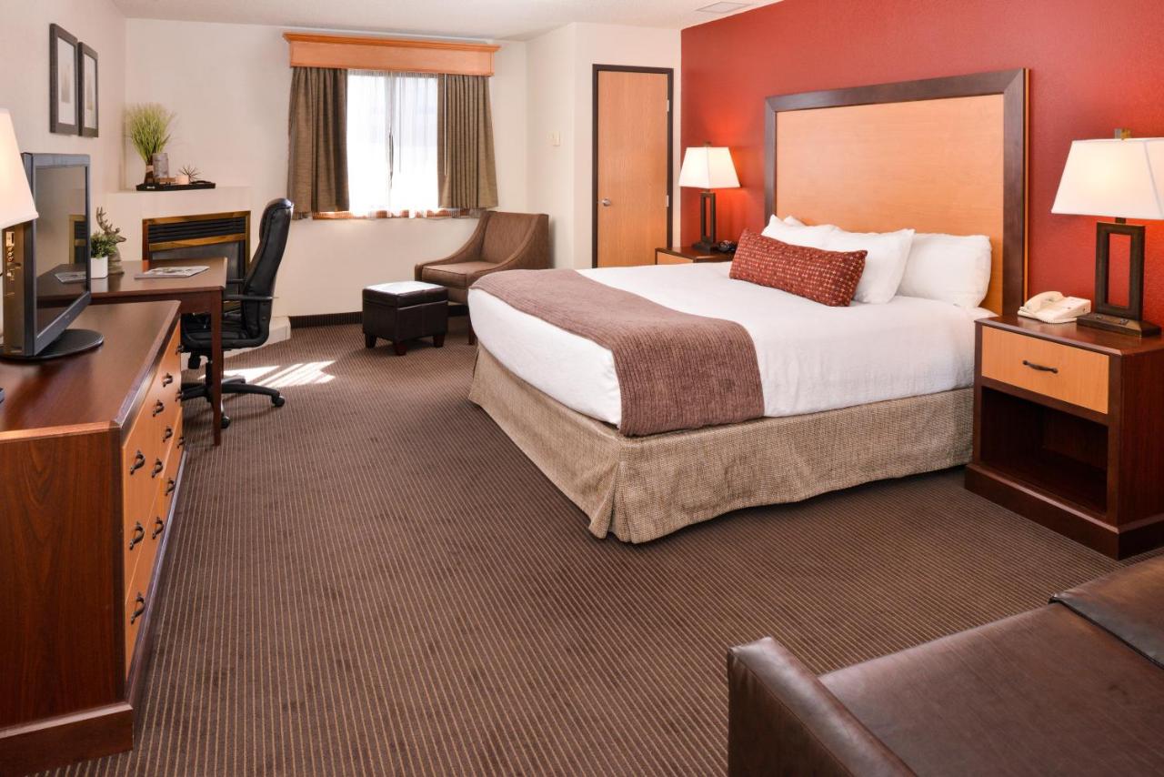 King Room with Sofa Bed - Non-Smoking at Best Western Plus Sidney Lodge