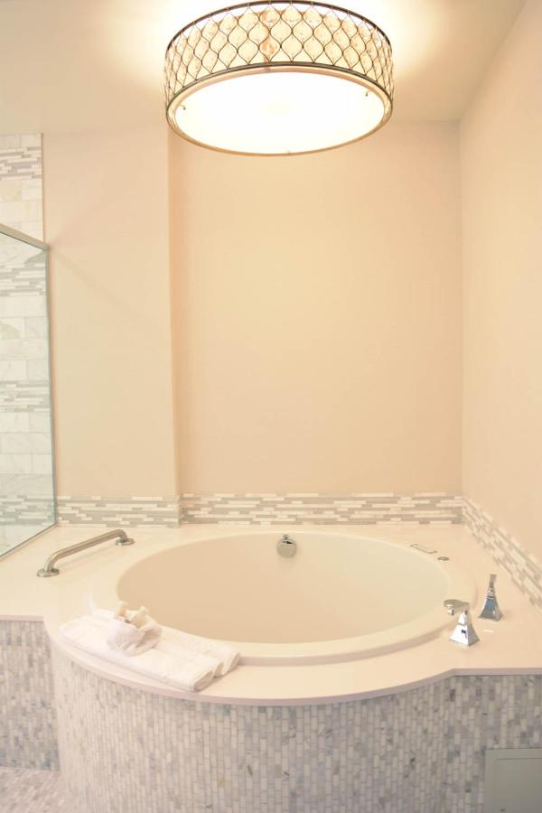 Grand Master Suite at Rhythm City Casino Resort