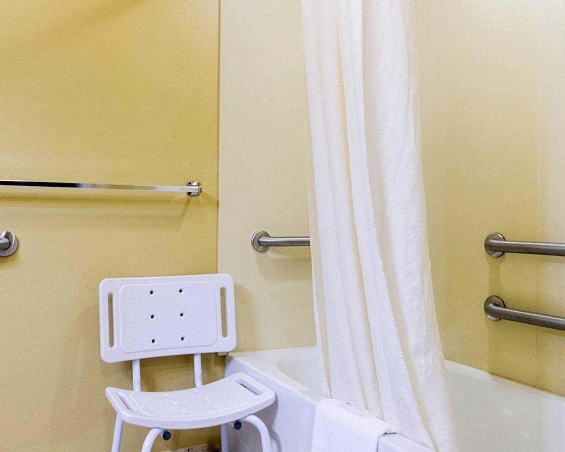 Queen Suite - Non-Smoking at MainStay Suites Minot