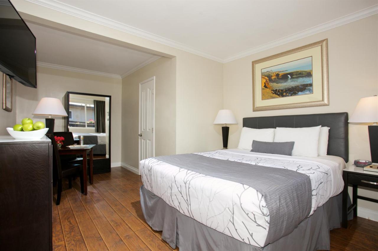 Double Room with Garden View at Ocean Beach Hotel