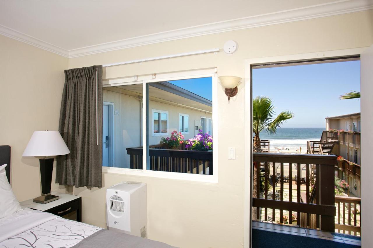 Queen Room with Partial Ocean View at Ocean Beach Hotel