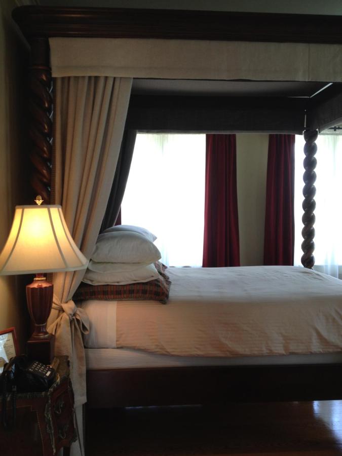 Suite with Balcony at The Belvedere Inn & Restaurant