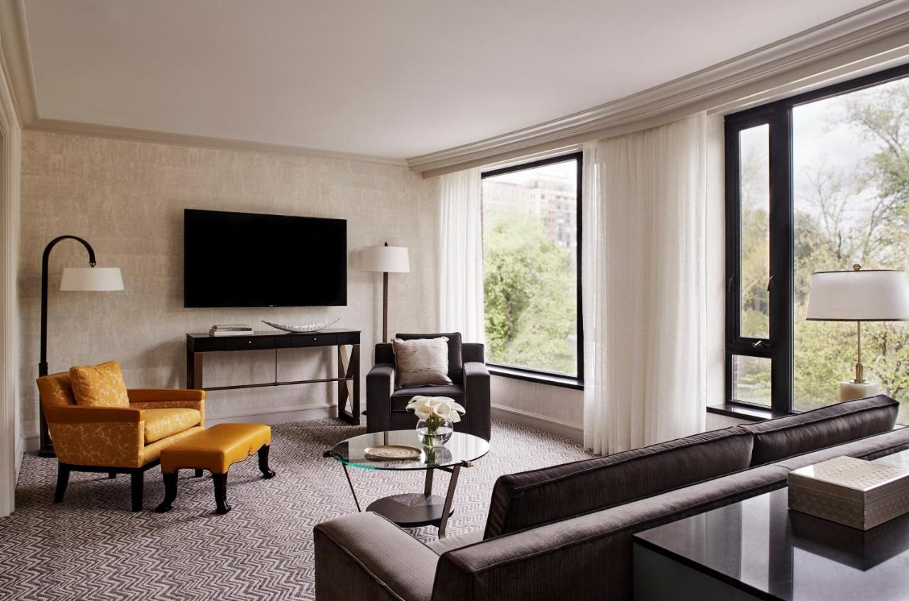 Senator Suite with King Bed at Four Seasons Hotel Boston