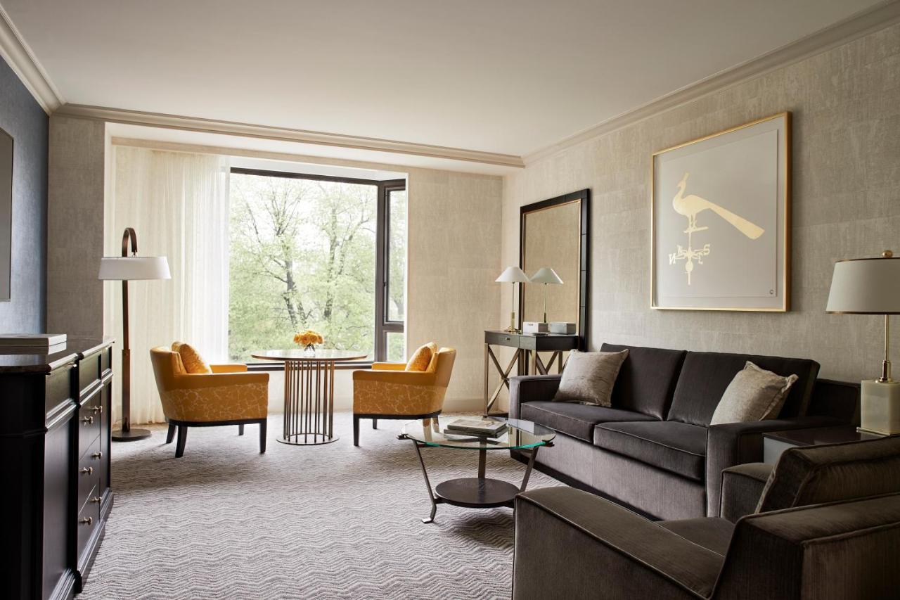 Deluxe Executive Suite Garden View at Four Seasons Hotel Boston