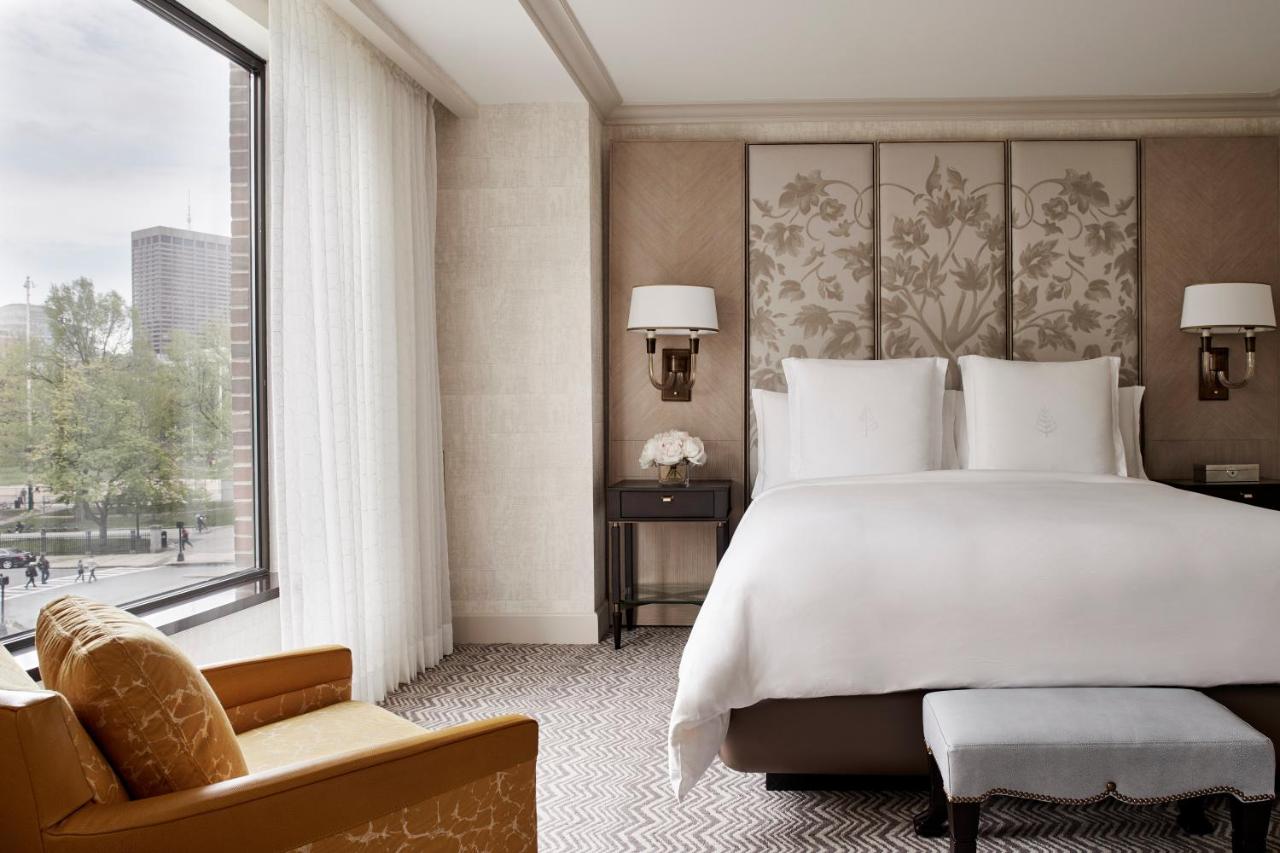 Deluxe Executive Suite Garden View at Four Seasons Hotel Boston