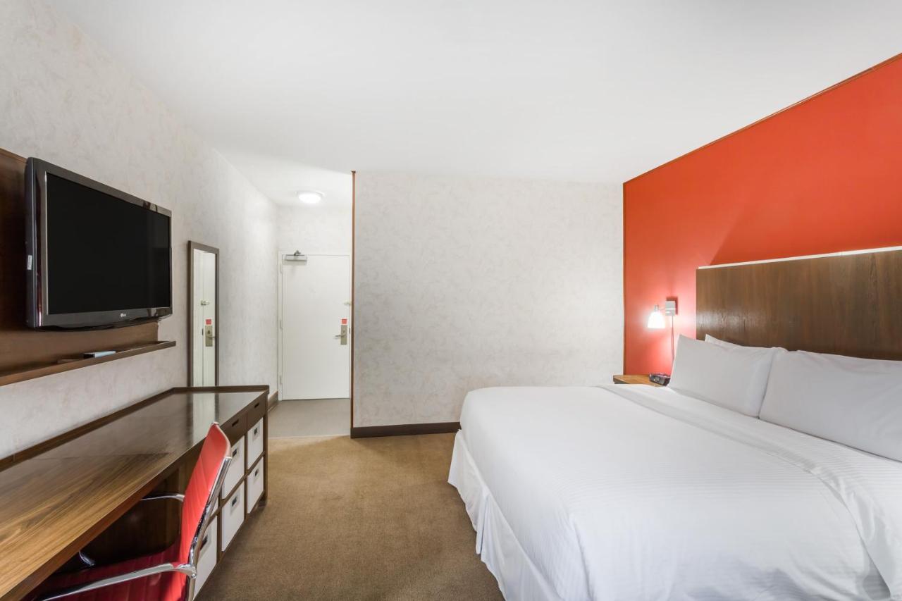 King Room - Mobility/Hearing Accessible - Non-Smoking at La Hacienda San Jose Silicon Valley