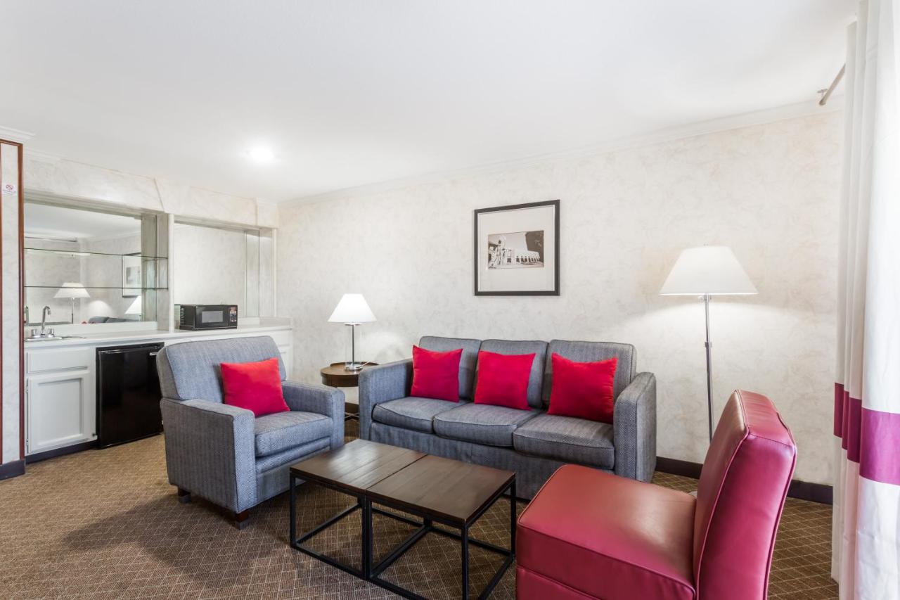 King Suite at La Hacienda San Jose Silicon Valley