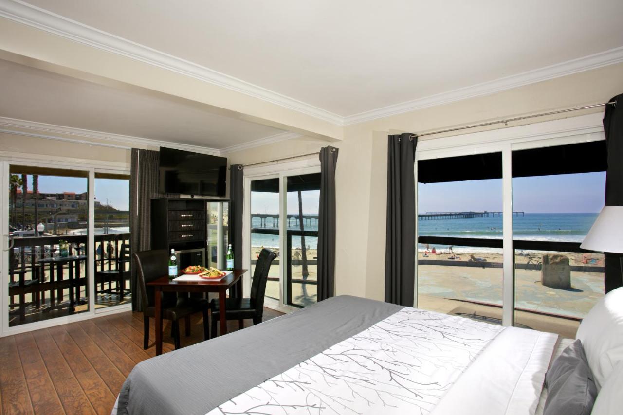 Family Room with Sea View at Ocean Beach Hotel