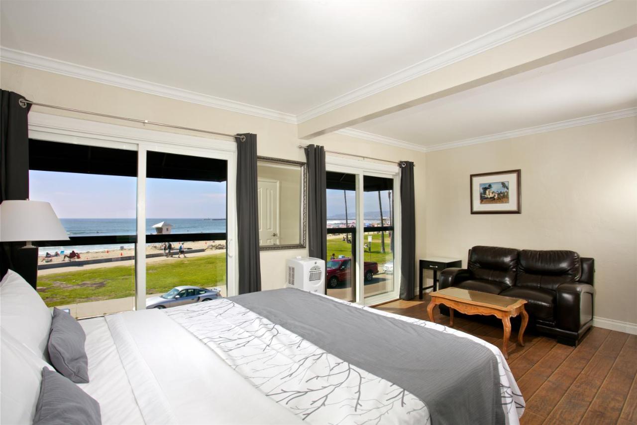 Superior Triple Room with Sea View at Ocean Beach Hotel