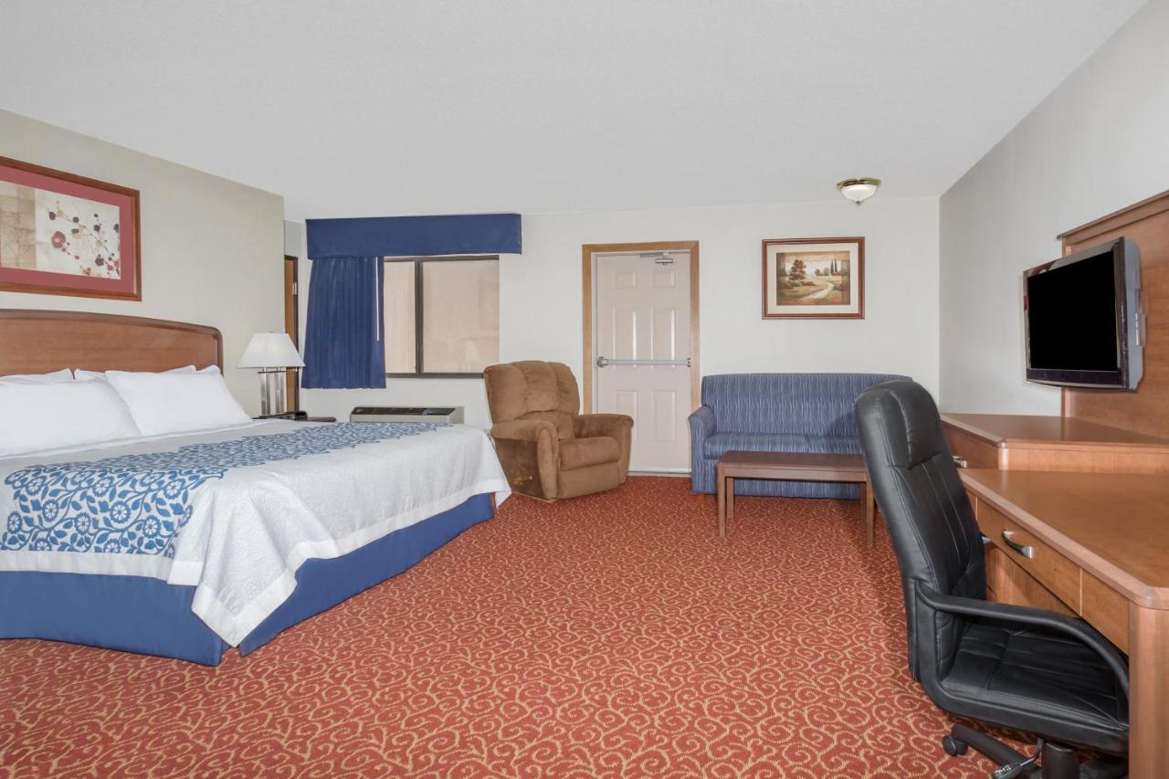 Studio King Suite - Non-Smoking at Days Inn by Wyndham Sidney NE